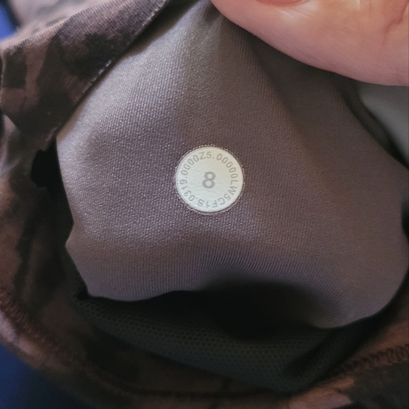 Like New! In Movement Tight - Picture 5 of 6